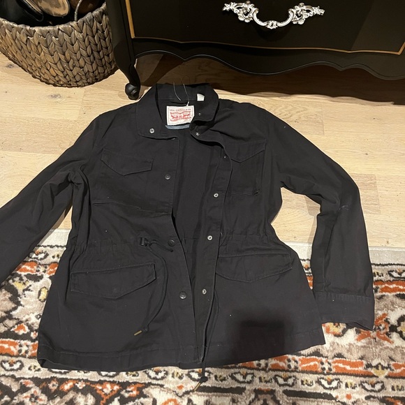 Levi’s black jacket